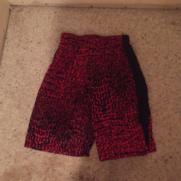 Shorts - Picture 3 of 3